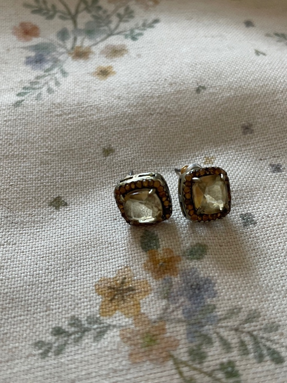 Vintage Lori-inspired Textured Stud Earrings Square-cut Lemon Cushion Stone
